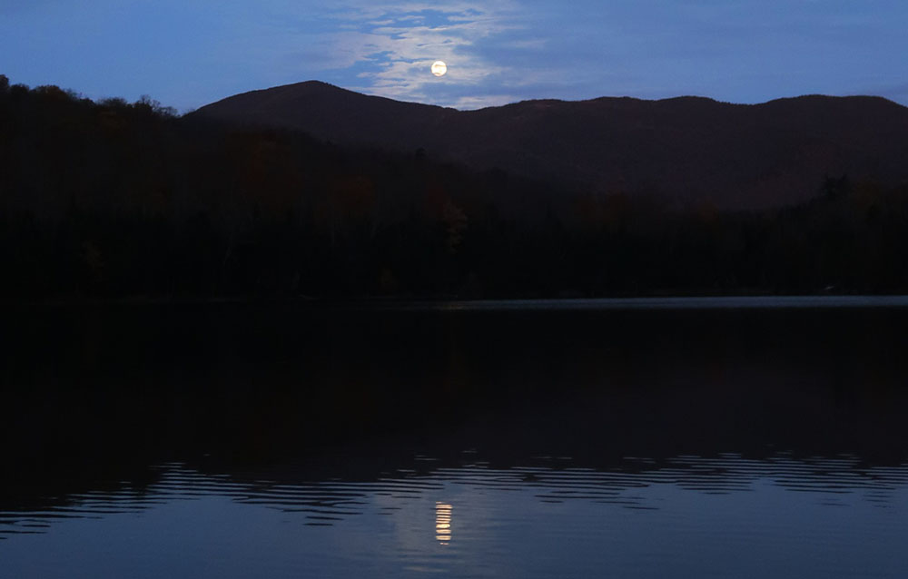 A full moon over Heart Lake en route to Street and Nye