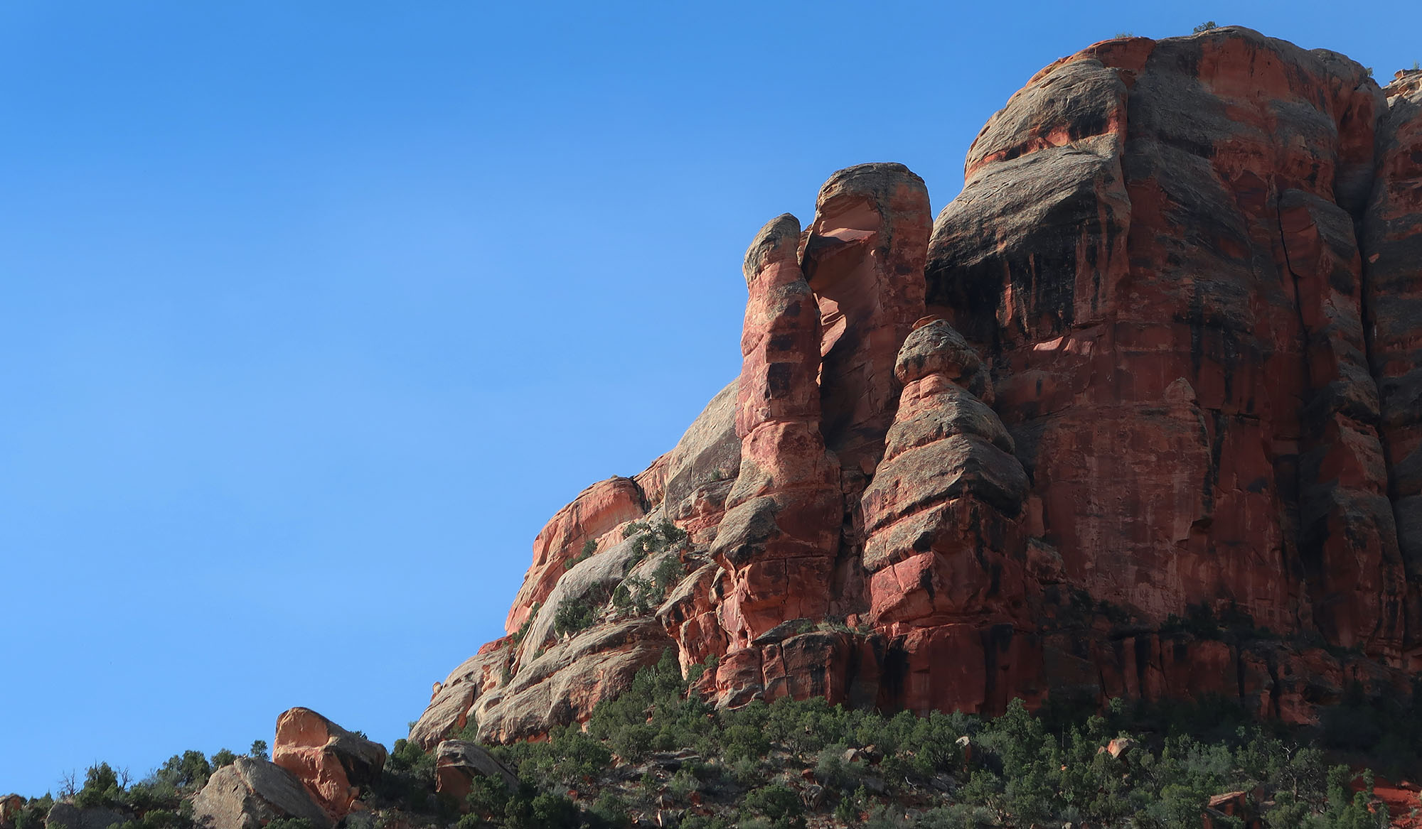 Totem-like rock formations in No Thoroughfare Canyon