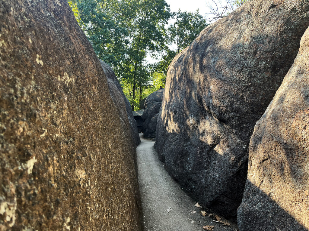 Fun narrow paths at Elephant Rocks State Park.