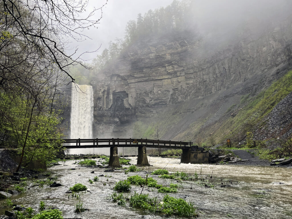 Approaching the "grand finale" of the gorge trail, and the falls itself.